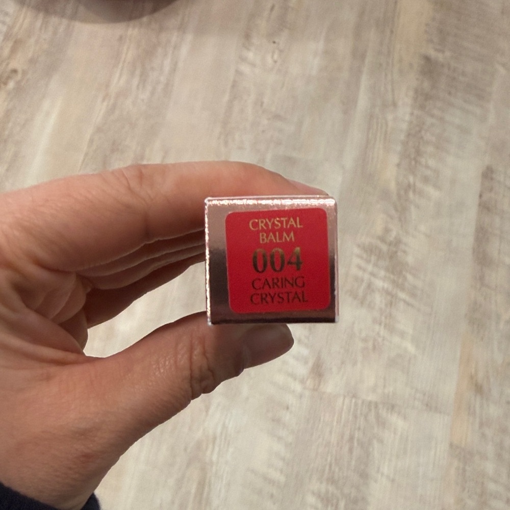 Estee Lauder Pure Color Crystal Balm - Caring Crystal - Picture 2 of 2